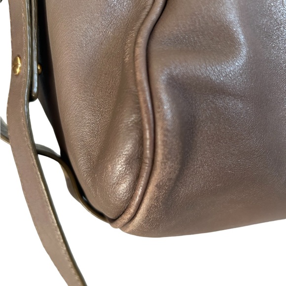 Marc Jacobs Leather Hobo Shoulder/Crossbody Bag-Taupe-Awesome preloved condition - Picture 4 of 10